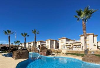 Brisa Golf 3 allows 18 year olds to book a room