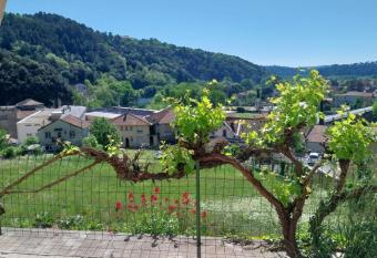 Appartement sur Vals les bains has Balcony rooms