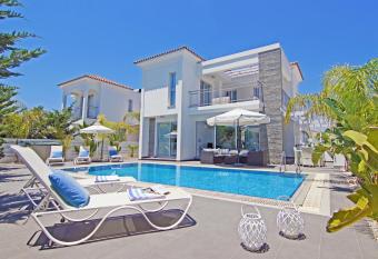 Villa Solebianco Protaras has Balcony rooms