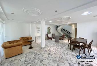 Cozy 6BR Gurney GeorgeTown Homestay has Balcony rooms