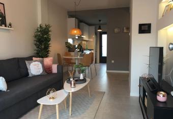 Private House 3 bedrooms with garden and terrace - Torre de la Horadada allows 18 year olds to book a room