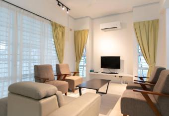 Penang Balik Pulau Swimming Pool BBQ Homestay has Balcony rooms