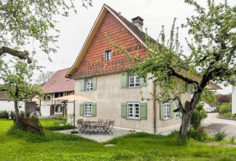 Eschle has Balcony rooms