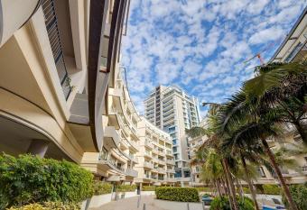 Seaside Serenity Your Own Private Getaway in St Julians allows 18 year olds to book a room