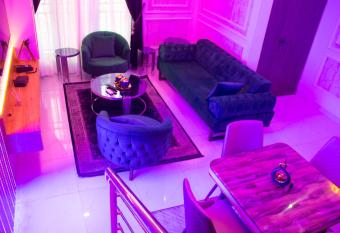 Treasure Court Apartments has Balcony rooms