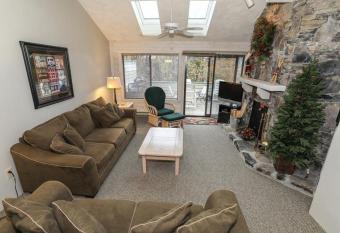 Seven Springs Meadowridge 2 Bedroom Standard Condo with Mountain Views condo has Balcony rooms