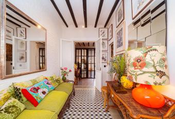 The 2 rooms has Balcony rooms