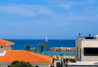 La Plage Du Lido has Balcony rooms