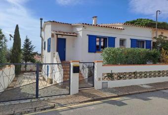 Maison pour 4 personnes has Balcony rooms