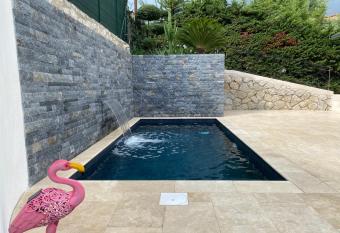 Villa Frescati has Balcony rooms