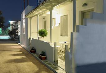 Ostria Studios has Balcony rooms