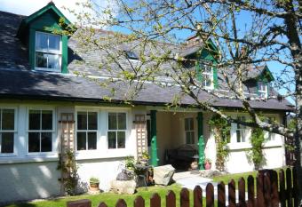 Ivy Cottage Bed and Breakfast allows 18 year olds to book a room