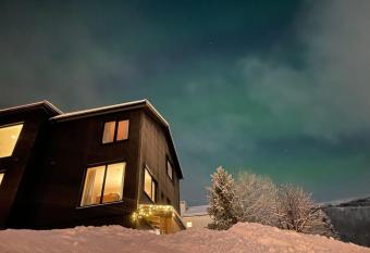 Villa Aurora Borealis has rooms with a private hot tub