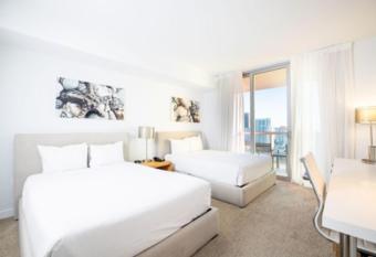 Skyline City View - 2 Bed Studio, Beachwalk Resort has Balcony rooms