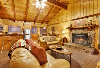 Pine Cone Cottage by Big Bear Vacations Adorable Walk To Lake Furnished Chalet allows 18 year olds to book a room