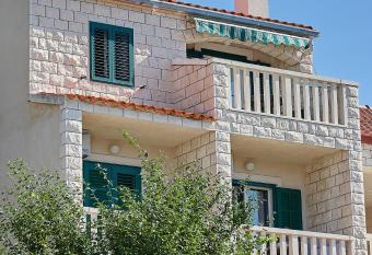 Guest House Marija has Balcony rooms