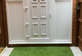 Guest House in Milton Keynes has Balcony rooms