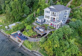 (null) has Balcony rooms