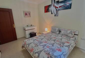 Joli appartement a la corniche de Tanger allows 18 year olds to book a room
