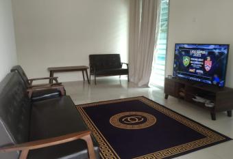 Homestay Delisha Tapah-Pool has Balcony rooms