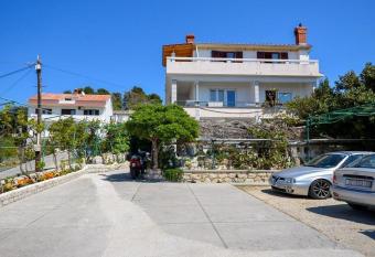 Apartments Nada has Balcony rooms