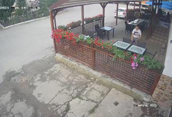 RESTAURANT PIZZERIE BELLA MARGARETA allows 18 year olds to book a room