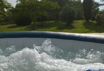 Chambre d h  tes en Provence Les Coquelicots allows 18 year olds to book a room