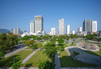 Ris Hotel      N   ng has Smoking/Balcony rooms