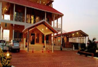 Soonstay Holiday Resort ,Bhopal has Smoking/Balcony rooms