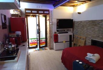 The little house of Ely allows 18 year olds to book a room