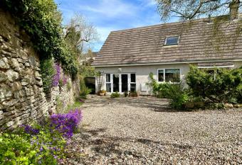 Bothy by the Burn has Balcony rooms