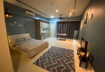 [High rise, end lot unit] @TamarindSquare i-Home allows 18 year olds to book a room