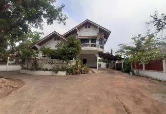 house for rent in Vientiane Lao has Balcony rooms