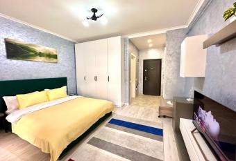 Nice apartment in Militari Residence allows 18 year olds to book a room