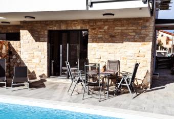 Villa Ansulero has Balcony rooms