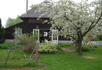 Cornucopia Cottage has Balcony rooms