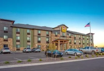 Hotel Homes - Thunderbird Villa Retreat has Balcony rooms