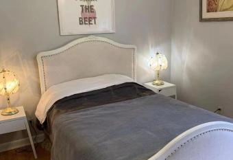 Cozy room in the best location has Balcony rooms