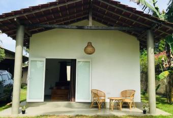 Maike s Cabanas has Balcony rooms