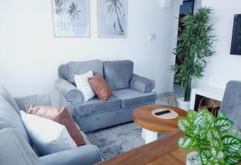 C.leslie_homes has Balcony rooms