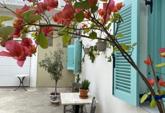 Spata Lykourgos Homes allows 18 year olds to book a room