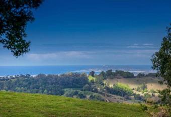 Byron View Estate Eco Cabin has Balcony rooms