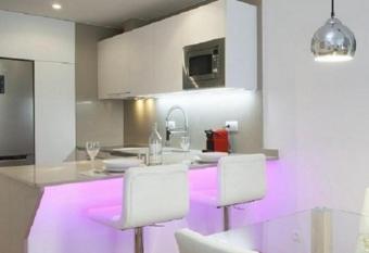 PRIMA HOLIDAY ! has Balcony rooms