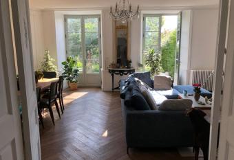 Charmante maison de ma  tre has Balcony rooms