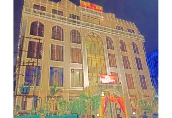 Royal Park-Hotels & Resorts, Ghaziabad has Balcony rooms