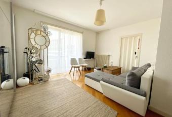 Beau studio proche du jet d   eau et de Gen  ve plage allows 18 year olds to book a room