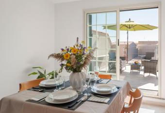 [Siracusa-Noto] a pochi minuti dal mare allows 18 year olds to book a room