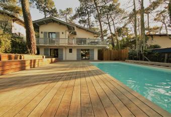 Villa FARNIENTE PLAGE, DUNE DU PYLA ET LA CORNICHE A PIED !!! has Balcony rooms