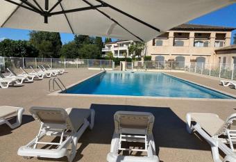 C  te d   Azur- Appartement Les Suites de Robinson has Balcony rooms