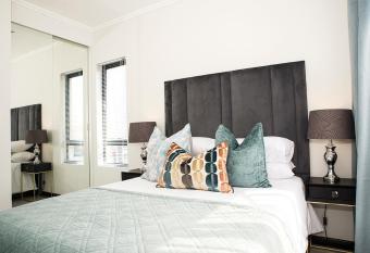 Eirini Elegant - Athena Apartment Fourways allows 18 year olds to book a room